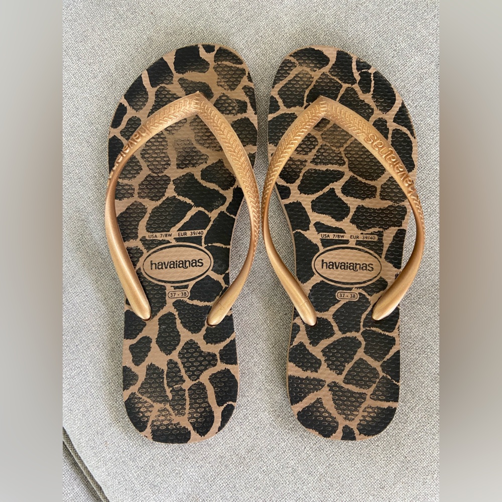 Havaianas Women's Sandals - Black and Tan Animal Print